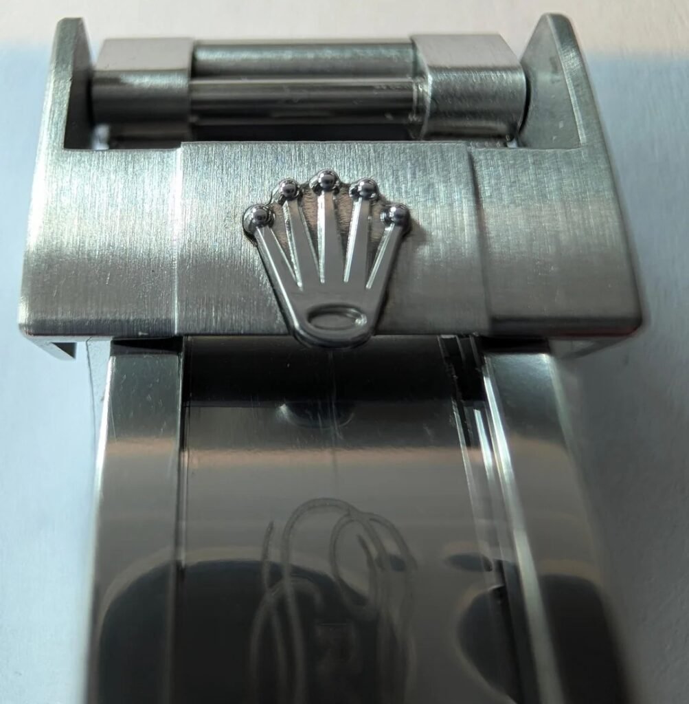 Replica Rolex Green Submariner (Third Generation Green Submariner (126610LV) - 'Starbucks')